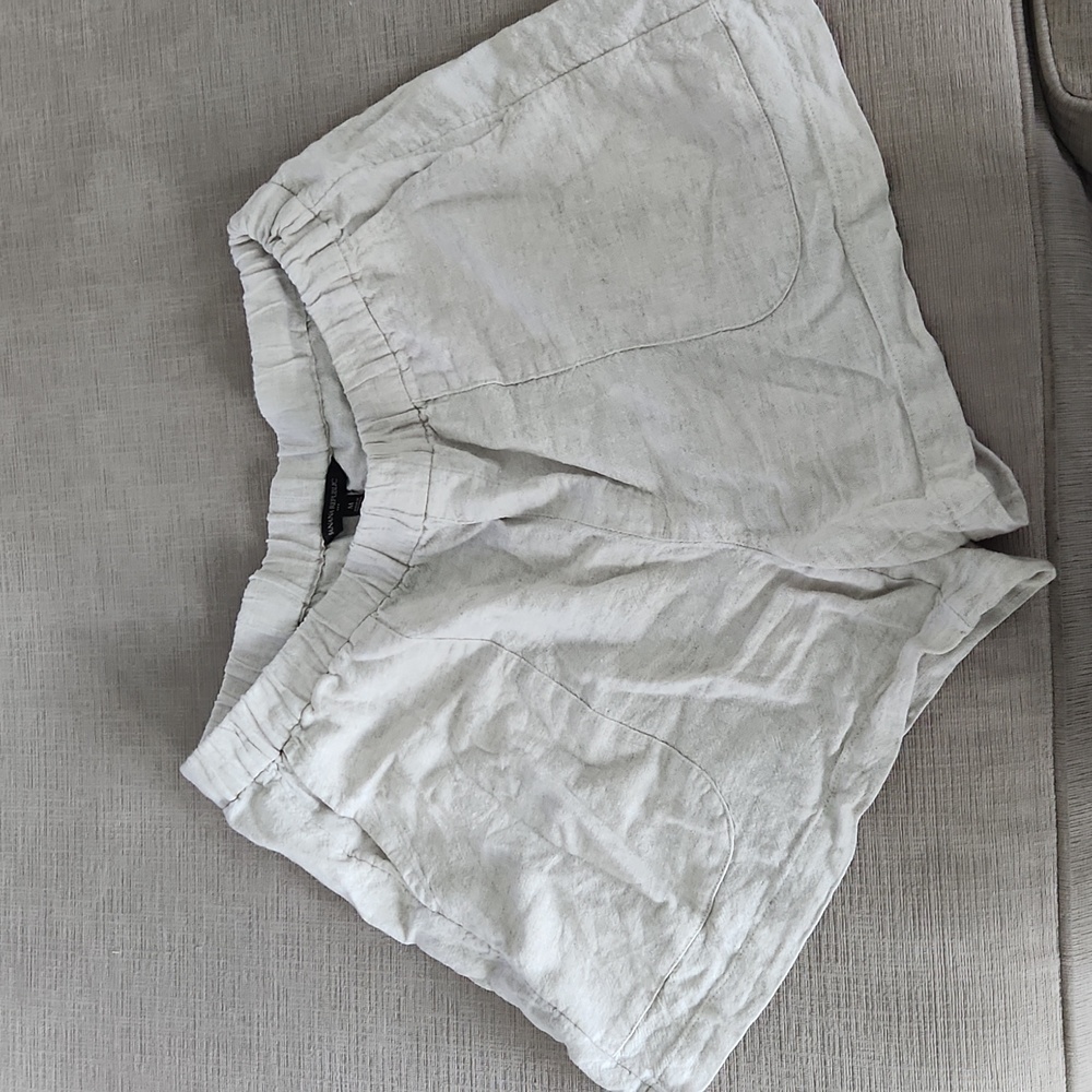 Banana Republic linen pull on shorts, khaki, size medium women's